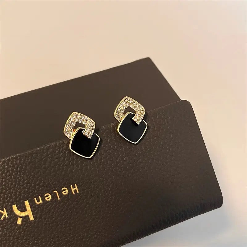 حلق كلاسيك اسود مع فصوص زركون - batcino.com