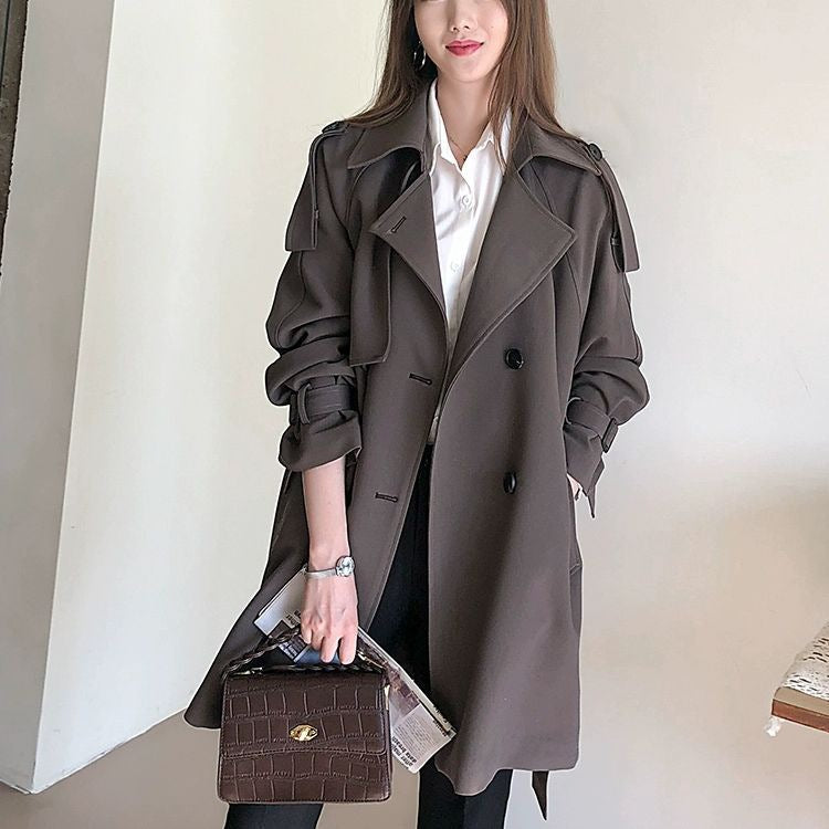 ترنش كوت حريمي شيك – تصميم كلاسيك أنيق