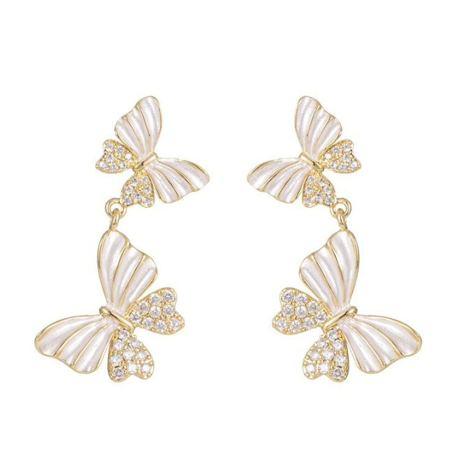 حلق أذن متدلي بتصميم فراشات – أناقة فاخرة بلمسة أنثوية