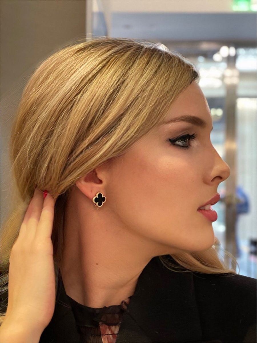 حلق فان كليف أسود (Van Cleef Black Earring)